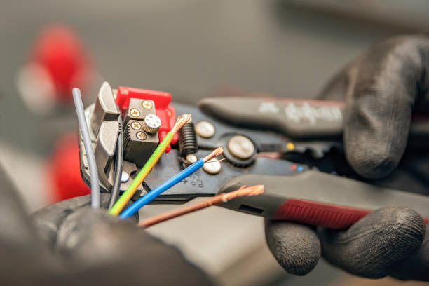 Best Commercial Electrician Services  in Garden Ridge, TX